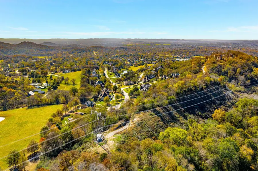 402 Lake Valley Dr, Franklin, TN 37069 - Image #2