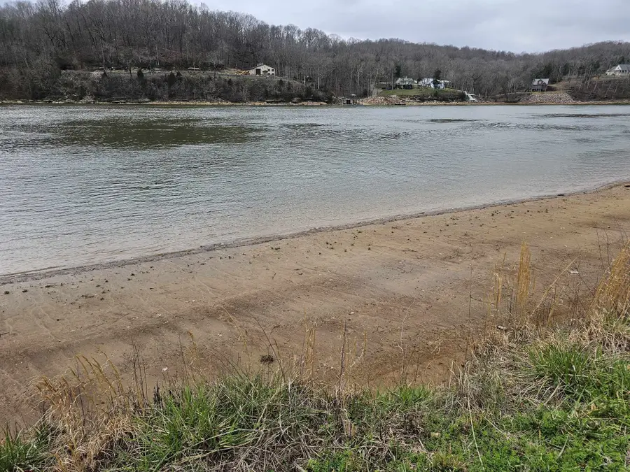 1901 Hardin Bottom River Rd, Clifton, TN 38425 - Image #2