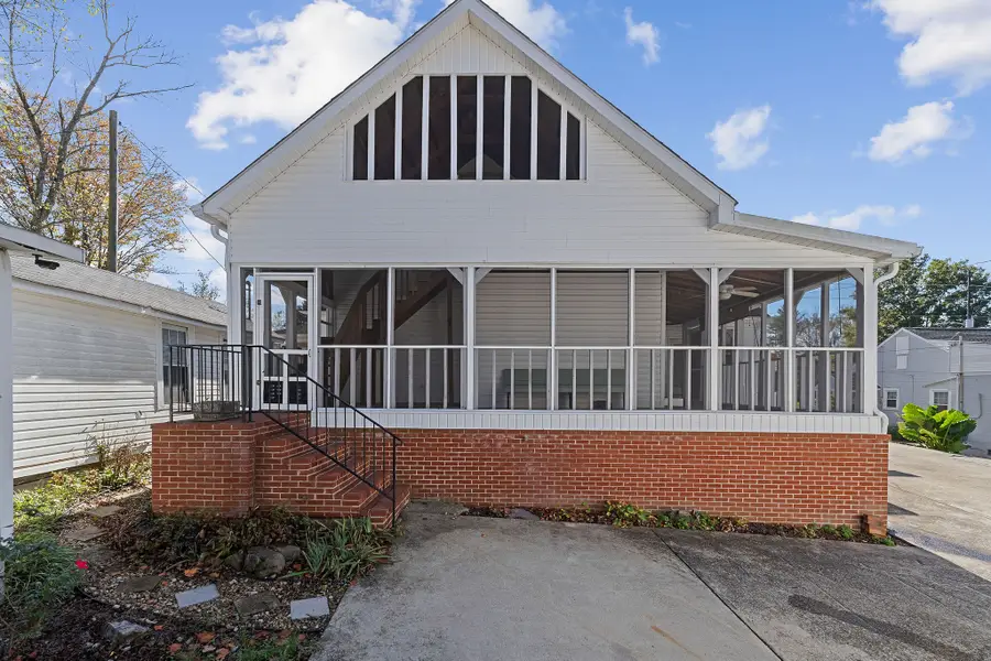 408 W Main St, Smithville, TN 37166 - Image #3