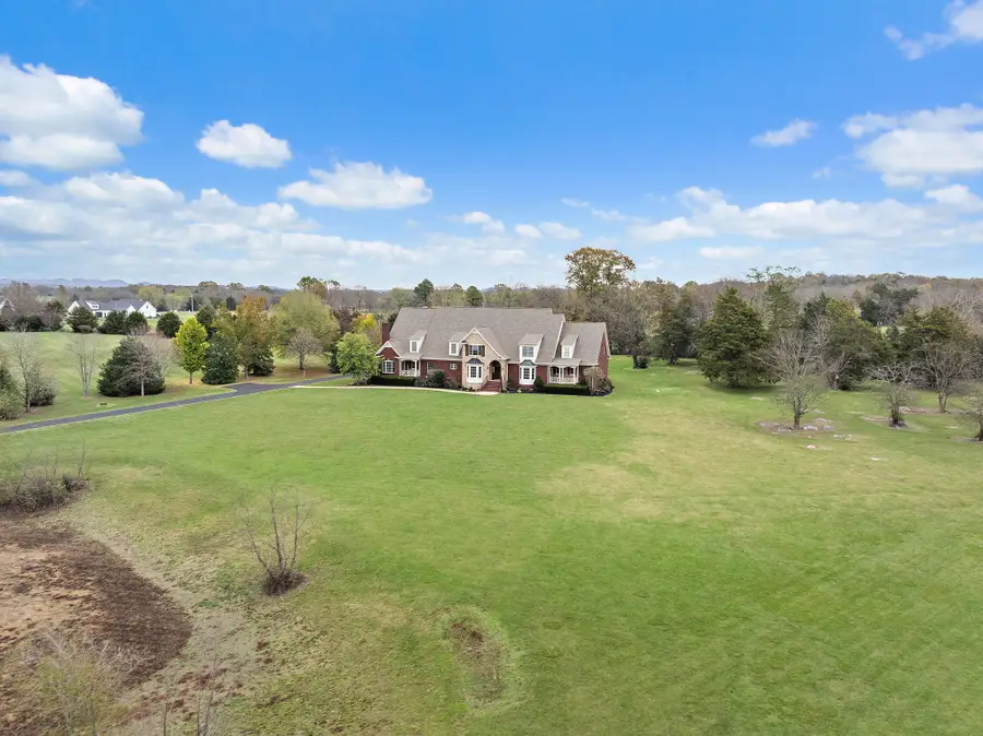 303 Middlefield Ln, Lascassas, TN 37085 - Image #2