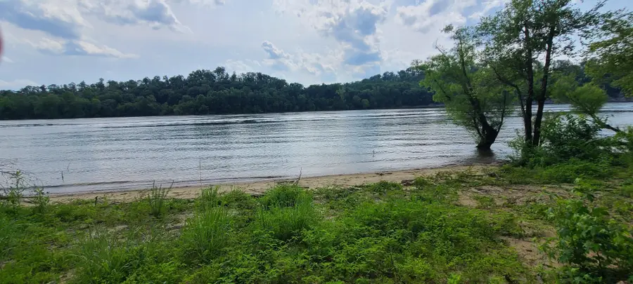 855 Hardin Bottom River Rd, Clifton, TN 38425 - Image #2