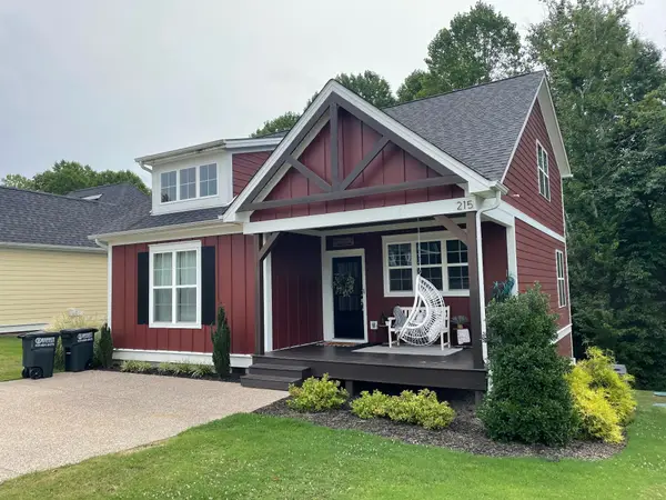 215 Evans Dr, Tullahoma, TN 37388