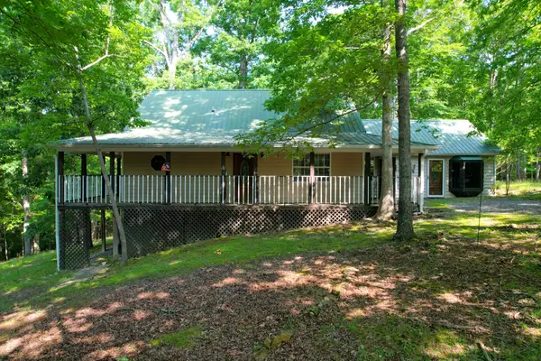 1678 Four Seasons Dr, Smithville, TN 37166