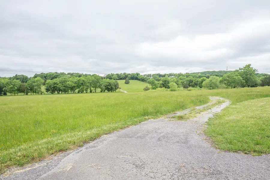 521 Coop Rd, Bell Buckle, TN 37020 - Image #3