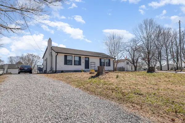 1100 S Russell St, Portland, TN 37148