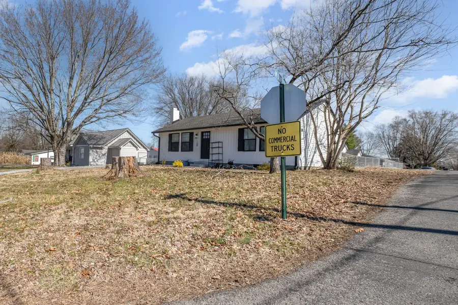 1100 S Russell St, Portland, TN 37148 - Image #2