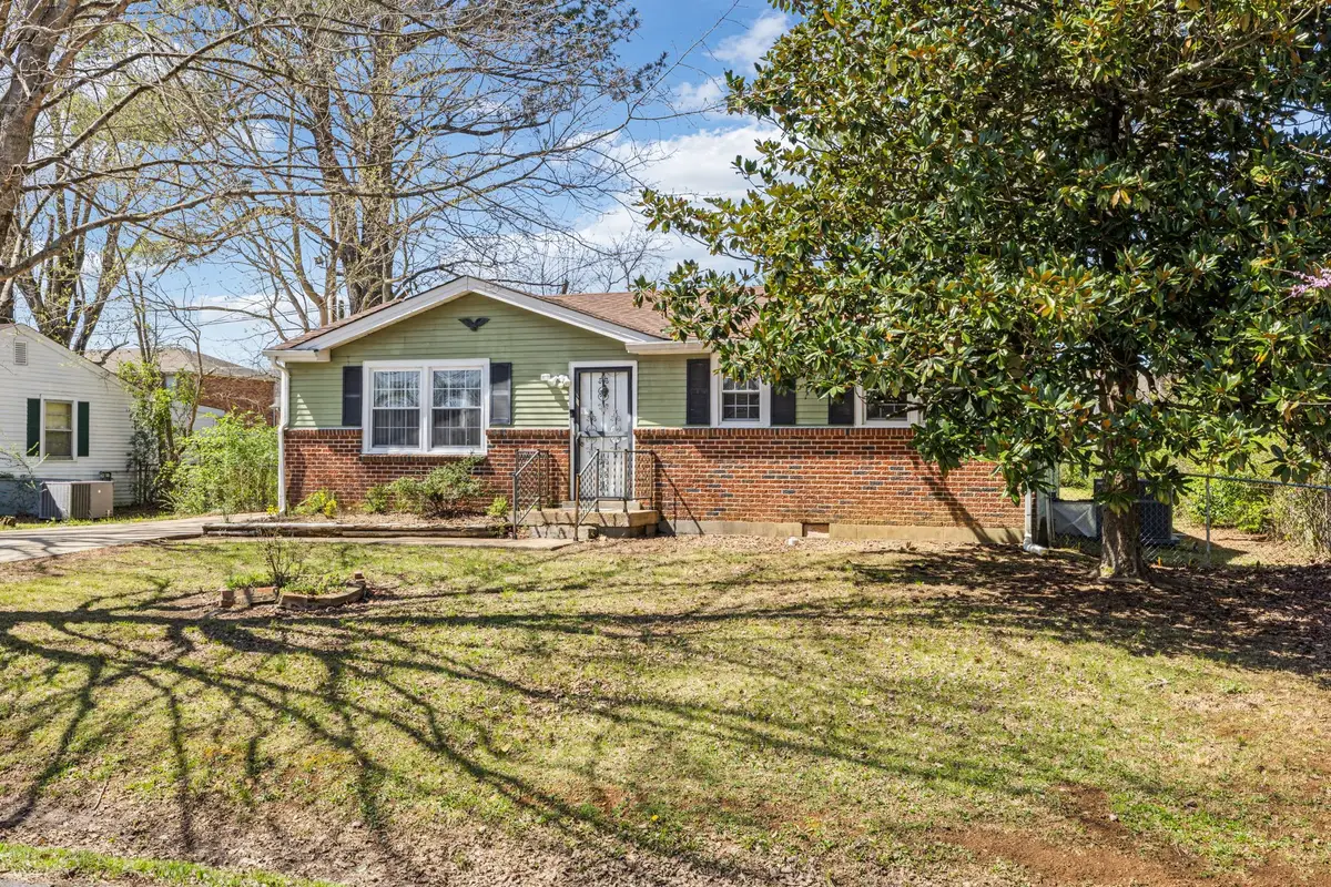 810 Country Club Dr, Clarksville, TN 37043 - #1