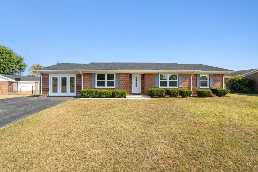210 Gillen Dr, Sparta, TN 38583 - Image #2