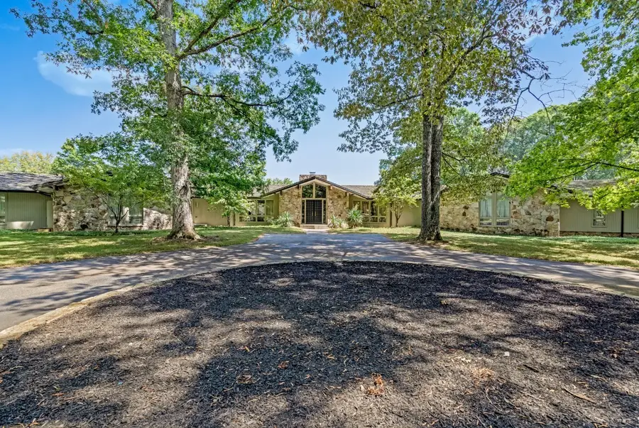 215 Hickory Ln, Smithville, TN 37166 - Image #2