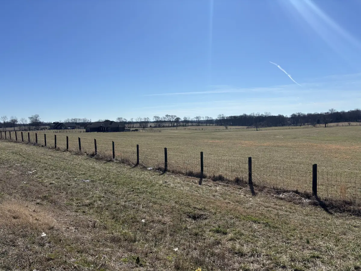 1714 Hartsville Pike, Gallatin, TN 37066 - #1