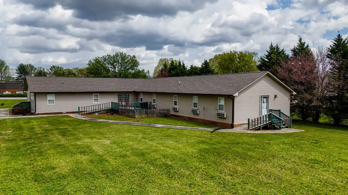 328 Cumberland St W, Cowan, TN 37318 - Image #1