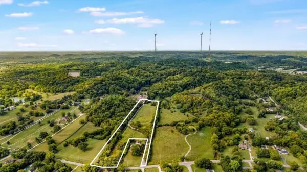 10 Hillenglade Dr, Nashville, TN 37207 - Image #1