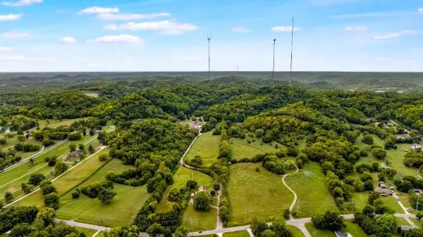 10 Hillenglade Dr, Nashville, TN 37207 - Image #3