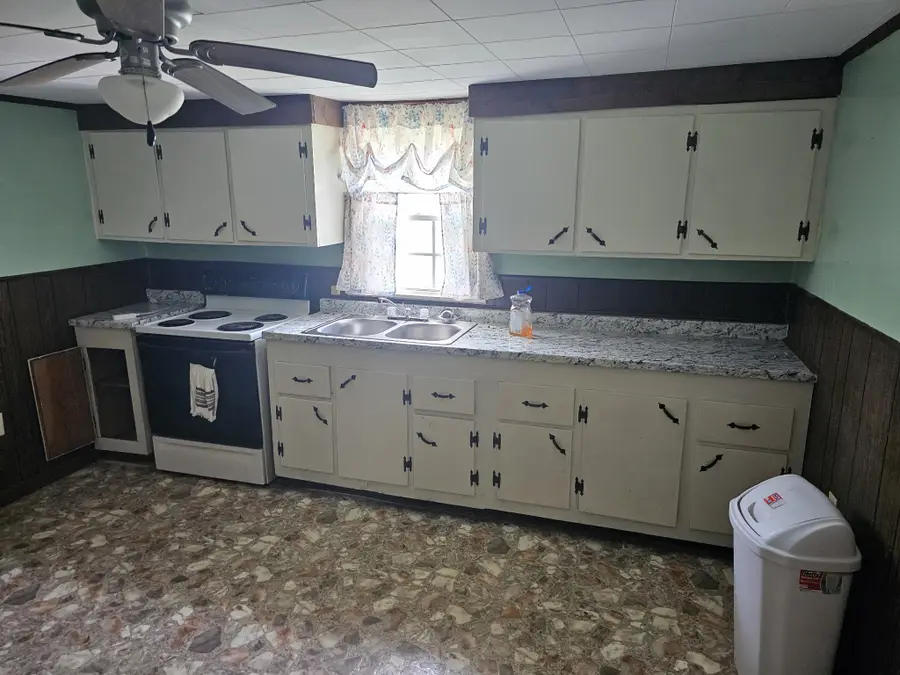 219 Vine Cir, Loretto, TN 38469 - Image #3