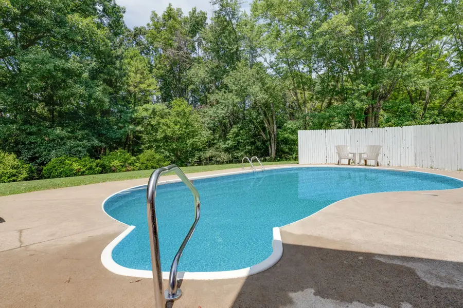 1075 Batson Mill Rd, Charlotte, TN 37036 - Image #2