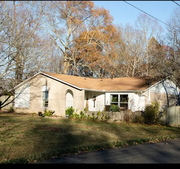 128 Robin Hood Rd, Dickson, TN 37055