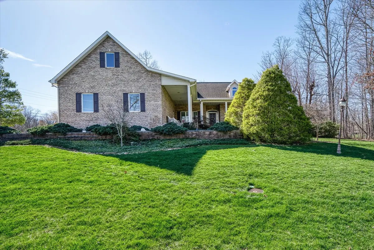 141 Mountain View Dr, Crossville, TN 38558 - Image #1
