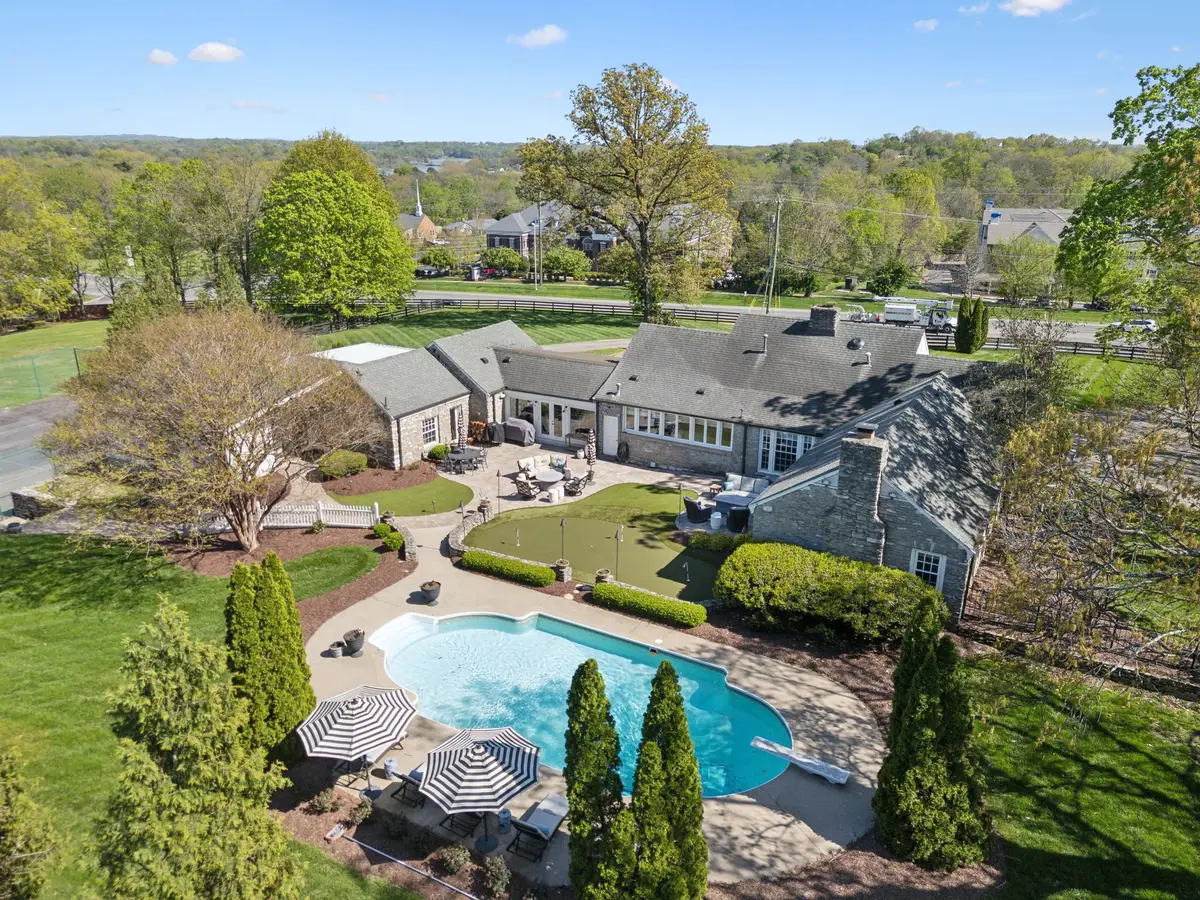 440 E Main St, Hendersonville, TN 37075 - #1