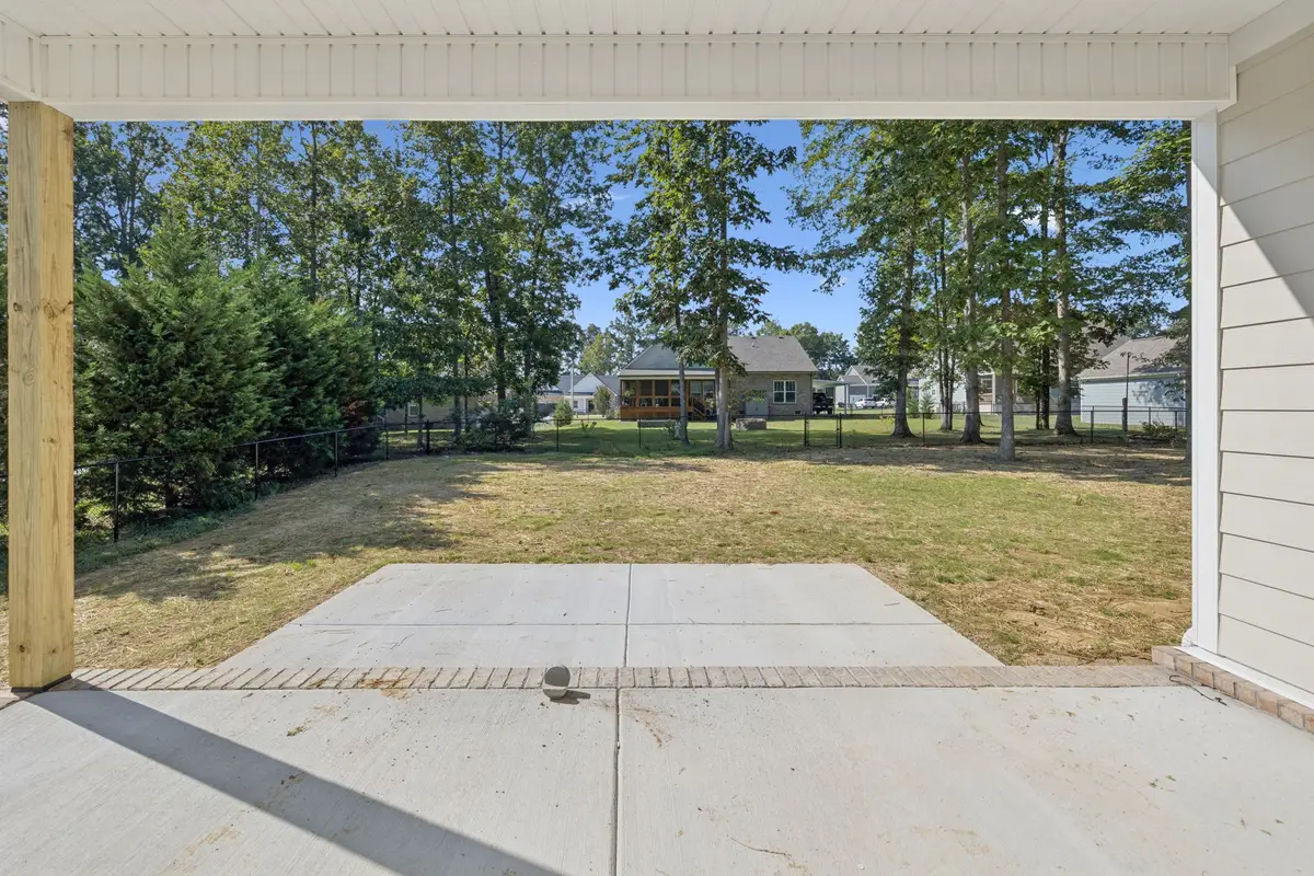 560 Oak Glen Dr, Smithville, TN 37166 - Image #1