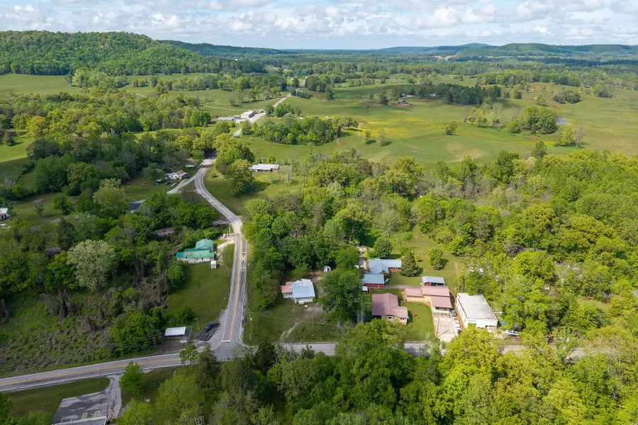 11716 Mcminnville Hwy, Walling, TN 38587 - Image #2