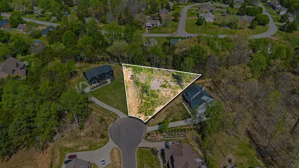 7504 Hunter York Ct, Fairview, TN 37062