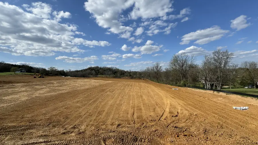 629 Forest Retreat Rd, Hendersonville, TN 37075 - #2