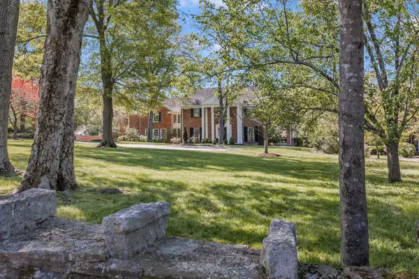 2433 Golf Club Ln, Nashville, TN 37215