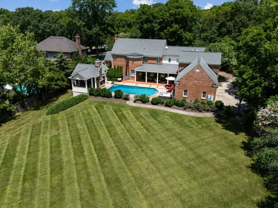 2433 Golf Club Ln, Nashville, TN 37215 - #2