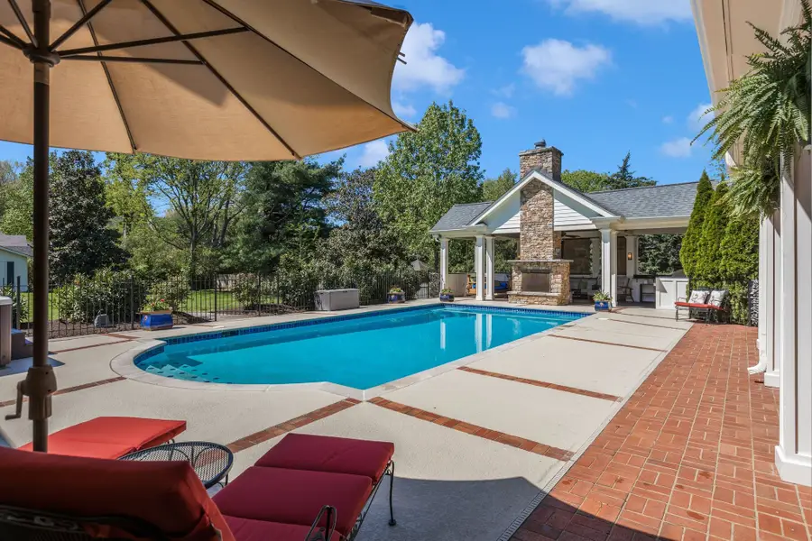 2433 Golf Club Ln, Nashville, TN 37215 - #3