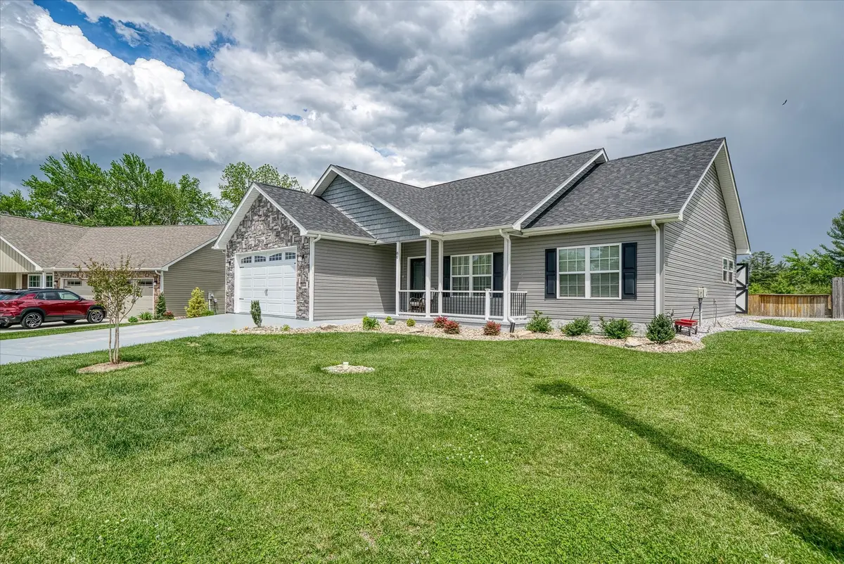 80 Sky View Meadow Dr, Crossville, TN 38555 - Image #1