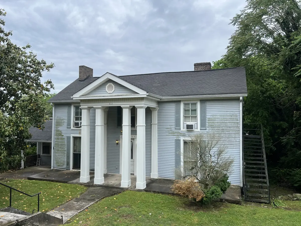 613 W 7th St, Columbia, TN 38401 - #1