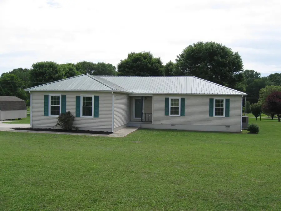 224 Gaines Cir, Estill Springs, TN 37330 - Image #2