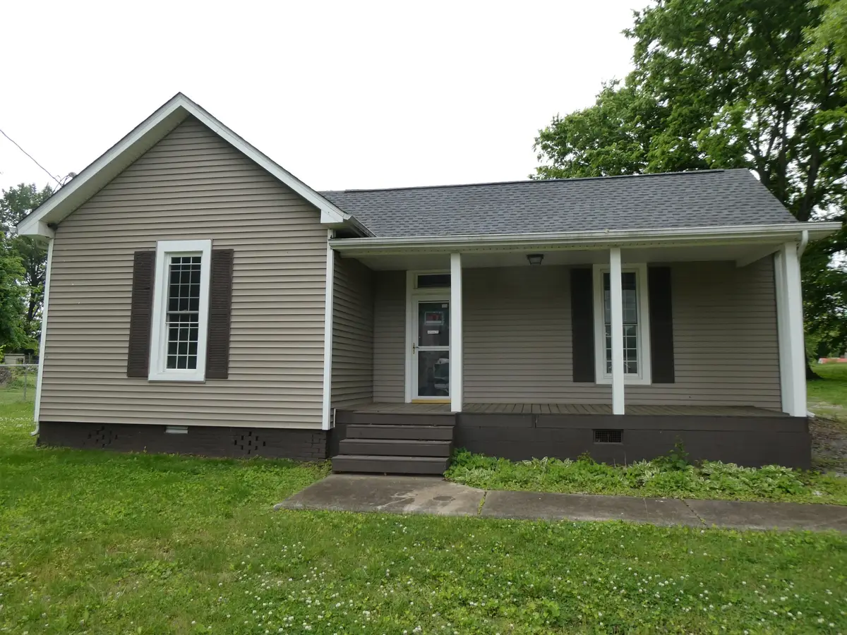 204 Winters St, Adams, TN 37010 - #1