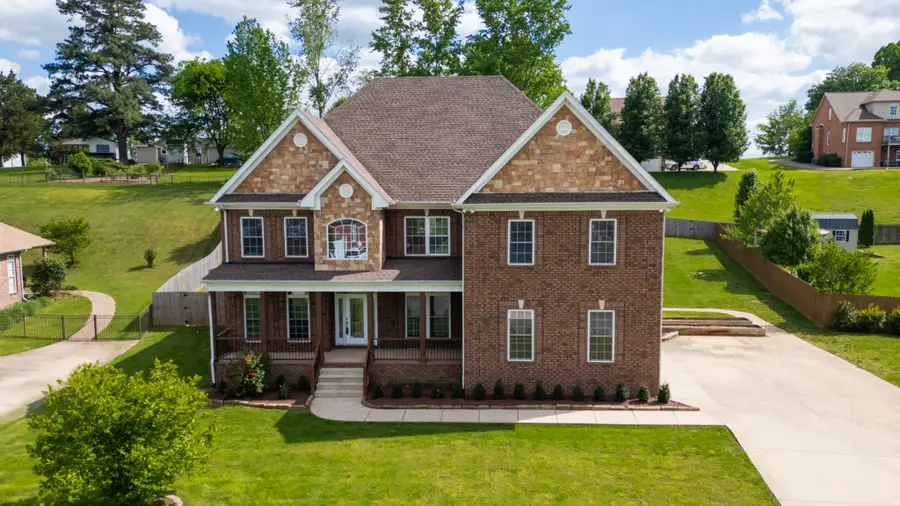 4050 Oak Pointe Dr, Pleasant View, TN 37146 - Image #2