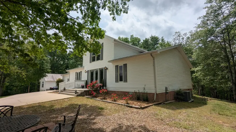 460 Mate Allen Rd, Gainesboro, TN 38562 - Image #2