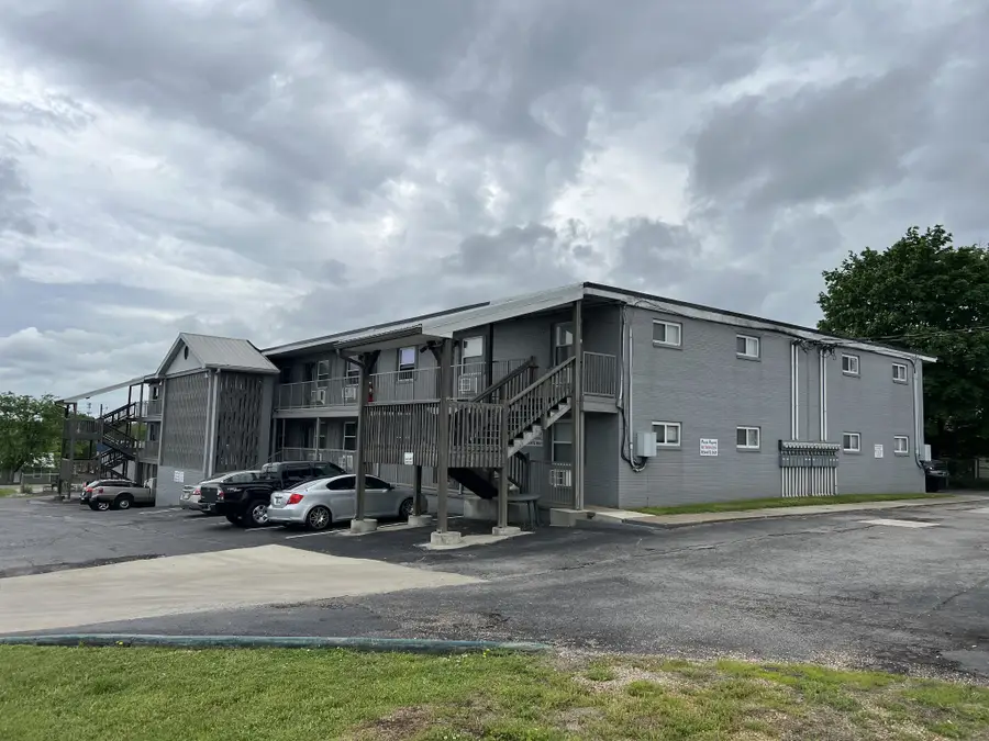 806 N Cumberland St, Lebanon, TN 37087 - #3