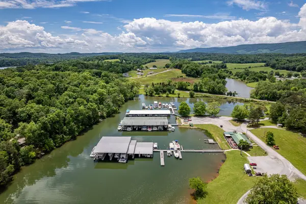 185 Waters Edge Drive, Spring City, TN 37381
