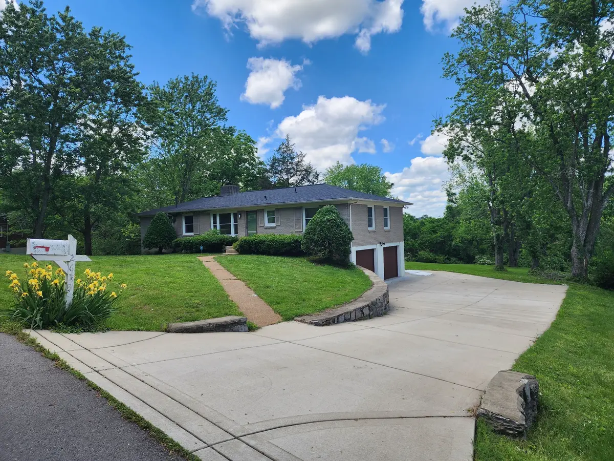 2613 Lishwood Dr, Nashville, TN 37214 - #1