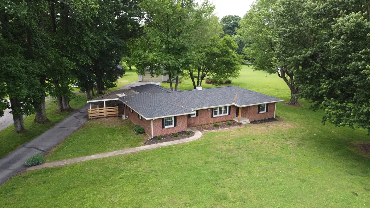 1305 Ellington Dr, Lafayette, TN 37083 - Image #1