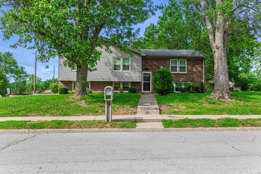 600 Holiday Park Dr, Hopkinsville, KY 42240 - Image #2