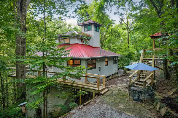 1385 Lakeside Dr, Smithville, TN 37166