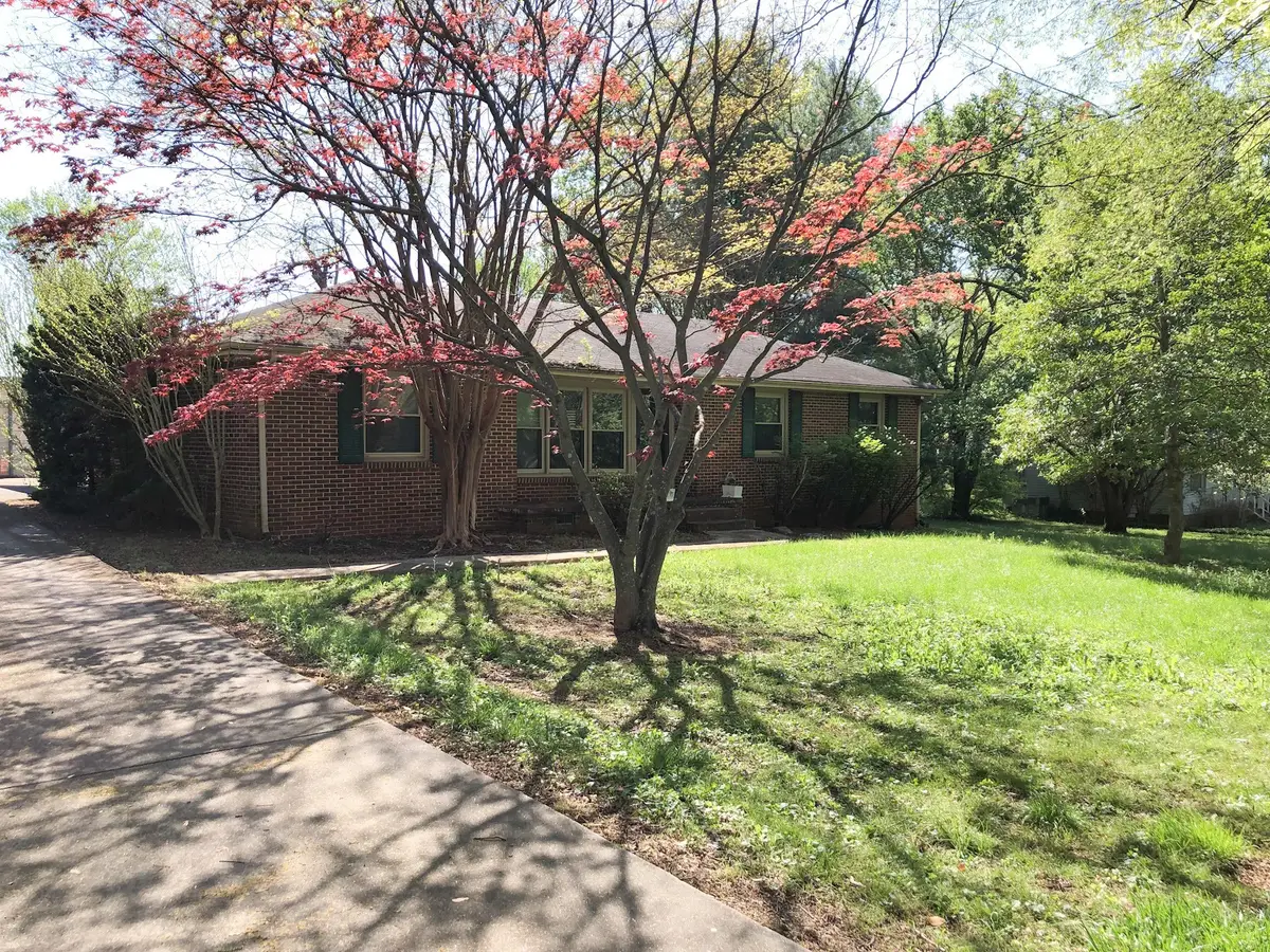 811 Cumberland Dr, Winchester, TN 37398 - Image #1