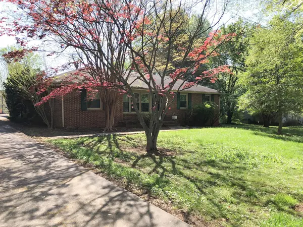 811 Cumberland Dr, Winchester, TN 37398