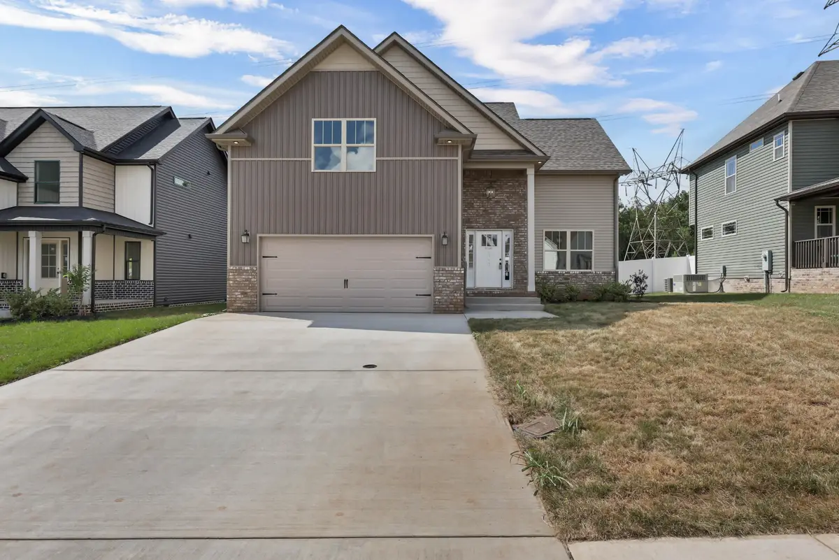 1737 Heritage Dr, Clarksville, TN 37043 - #1