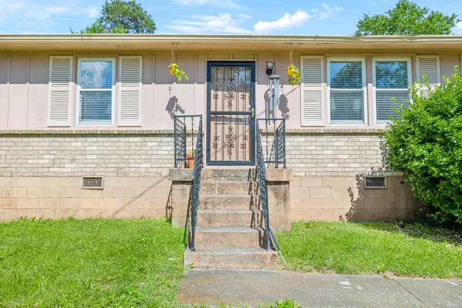 3918 Crouch Dr, Nashville, TN 37207 - Image #2