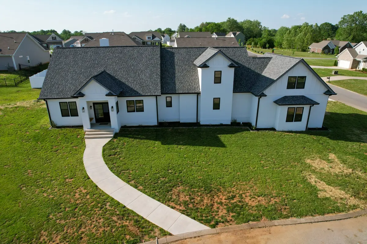 100 Waycross Dr, Shelbyville, TN 37160 - Image #1