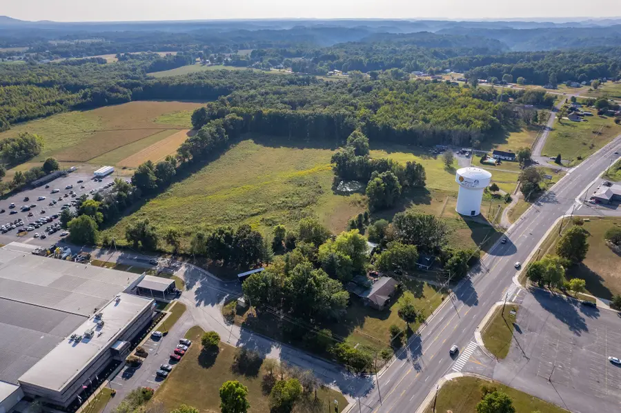 1131 W Broad St, Smithville, TN 37166 - Image #2