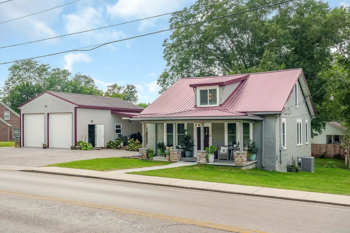 231 S Young St, Sparta, TN 38583 - Image #1