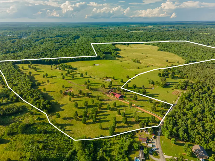 331 Christopher Ln, Lawrenceburg, TN 38464 - Image #2