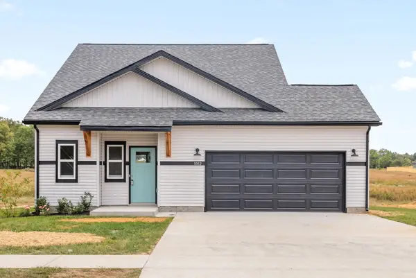 1002 Cherry Acres Dr, Clarksville, TN 37042